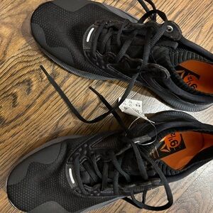 Black Reebok men’s size 9 brand new with tags